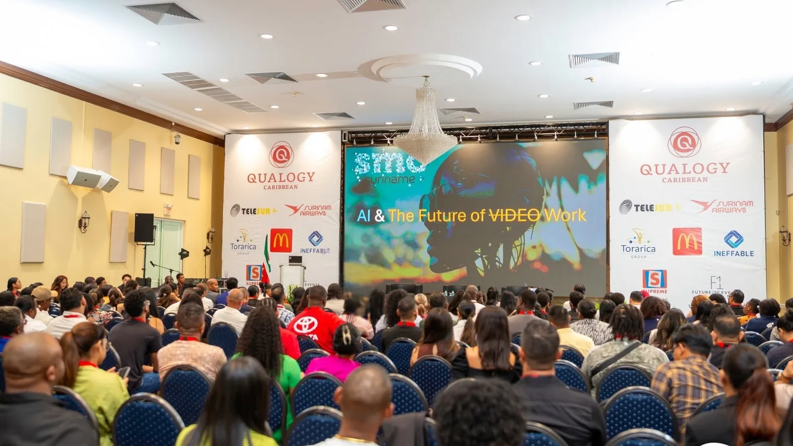 SAIS audience experiencing a live technology and business session